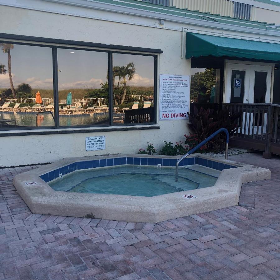 Beach Bungalow At Ocean Village Fort Pierce Exterior photo