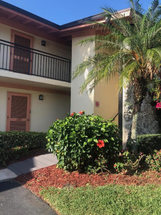 Beach Bungalow At Ocean Village Fort Pierce Exterior photo